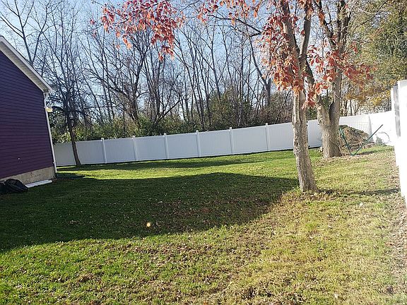 2nd image of 23-24 Williamsburg Dr