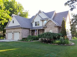 9436 Rickett Rd, Brighton, MI 48116