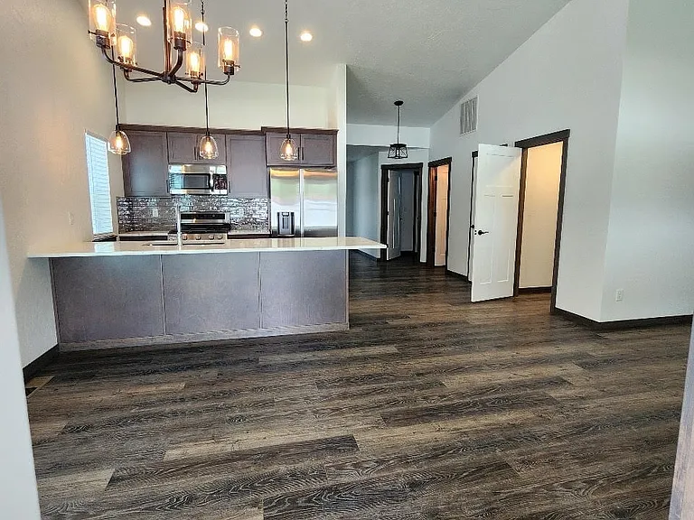 9033 Disc Ave — Photo 4