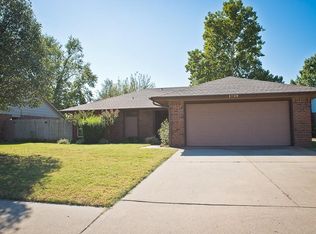 1320 NW 6th Pl, Moore, OK 73170