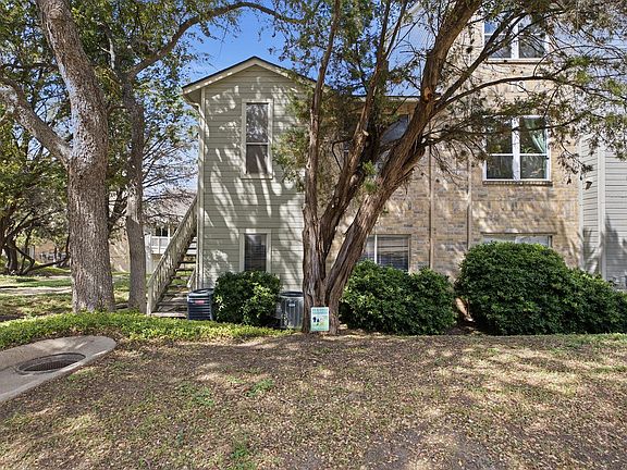 4th image of 2450 Wickersham Ln APT 1001