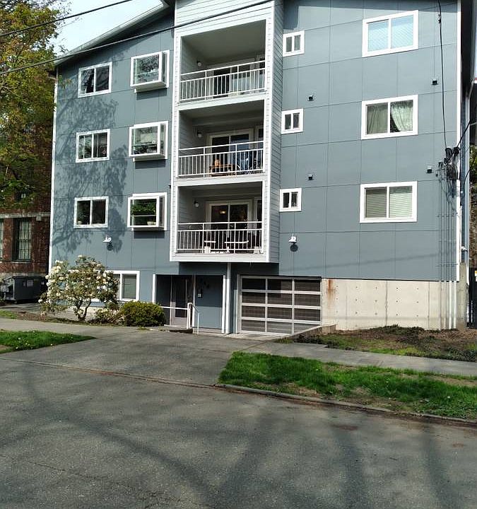 1st image of 546 NE Ravenna Blvd #402