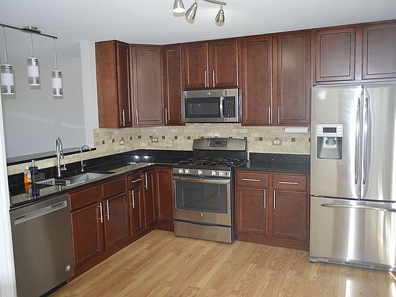 5th image of 2725 Shelly Ln
