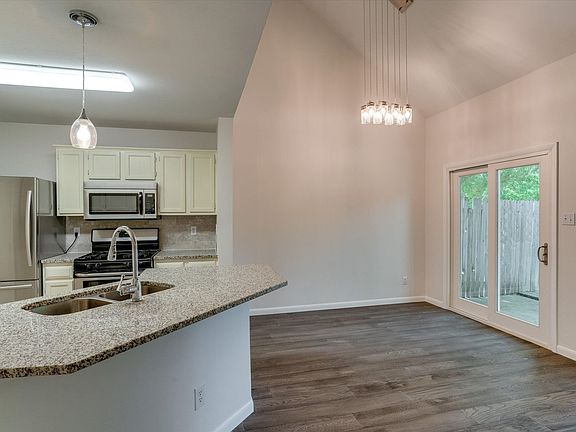 5th image of 13030 Staton Dr