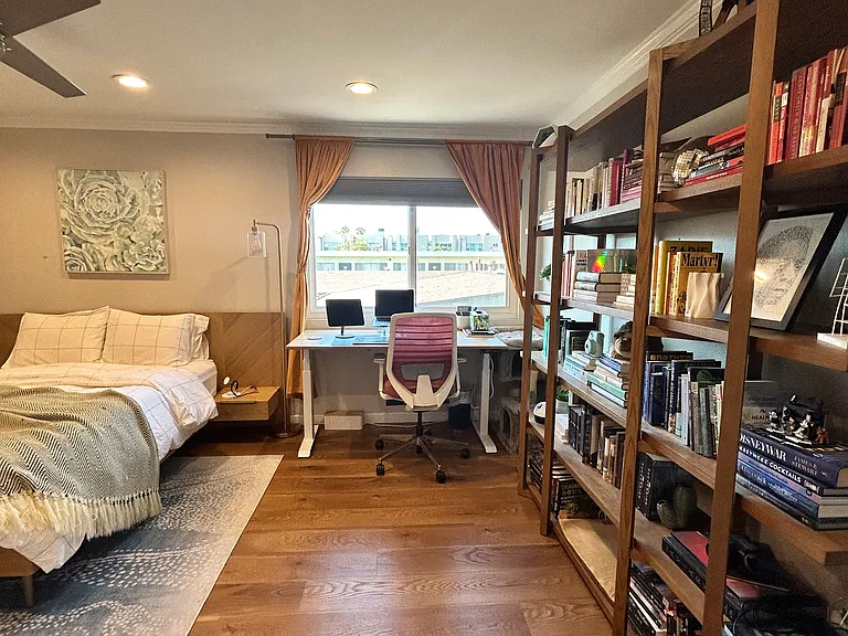 4919 Laurel Canyon Blvd #5 — Photo 8
