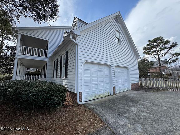 2nd image of 660 Fairlie Court