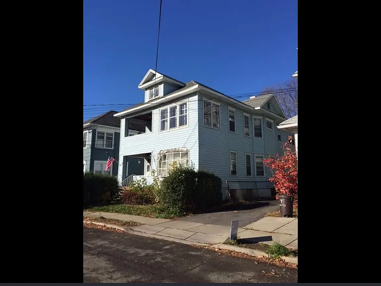 5 Annette Ave #2 — Photo 1