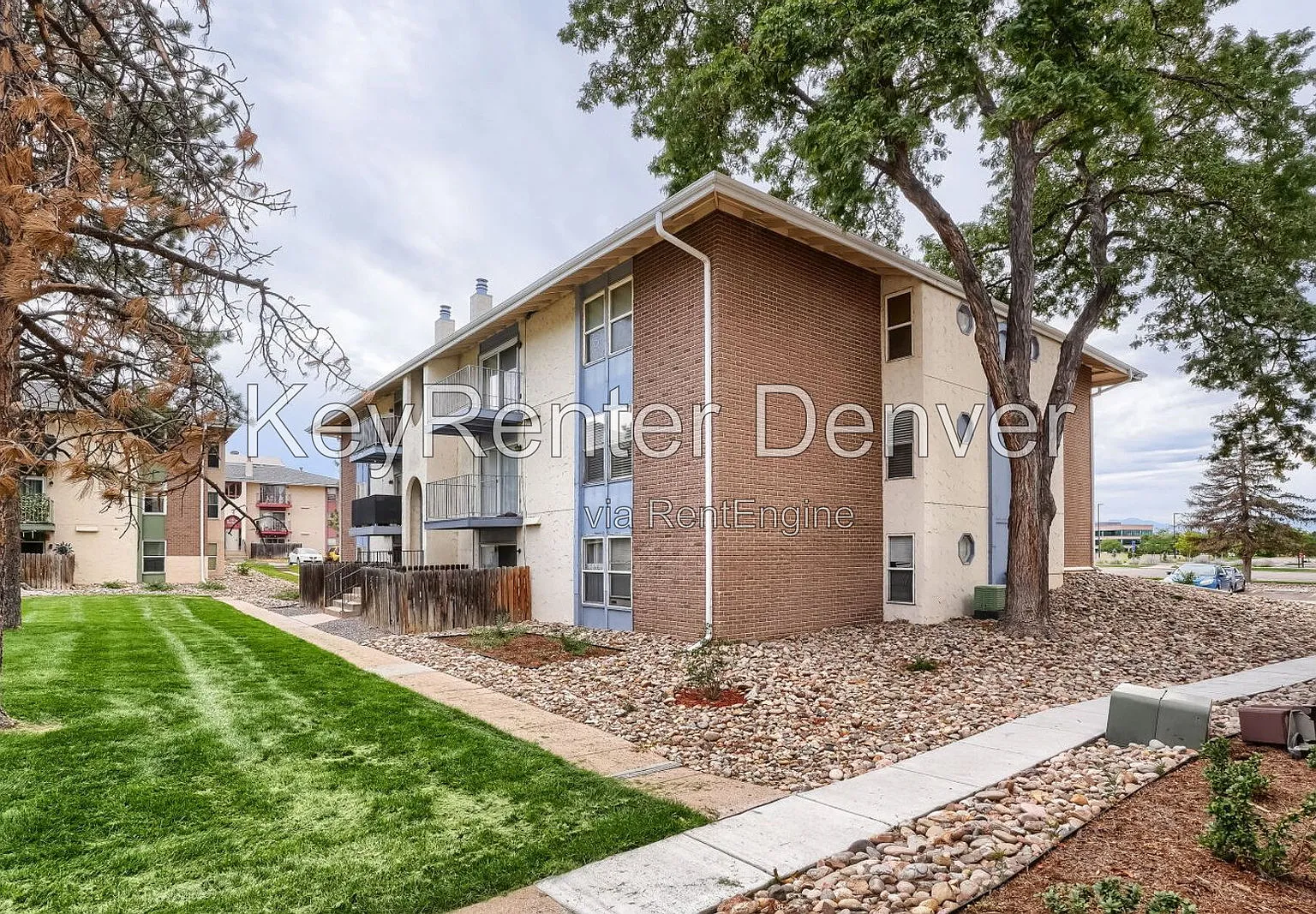 3 bed, 2.0 bath, 1100 sqft, $1,800 — Photo 1