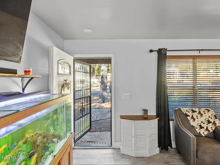 641 SW Orange Ave — Photo 3