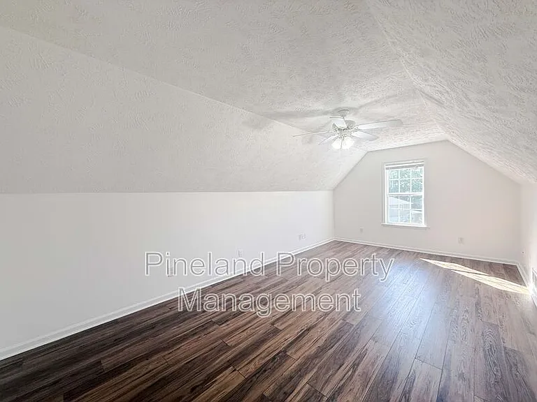 219 Woodland Dr — Photo 10