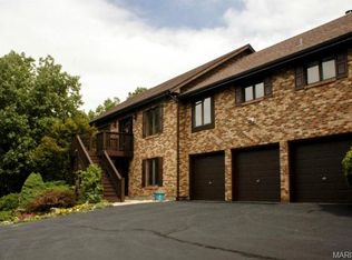 698 Fairfield Valley Rd, Pacific, MO 63073