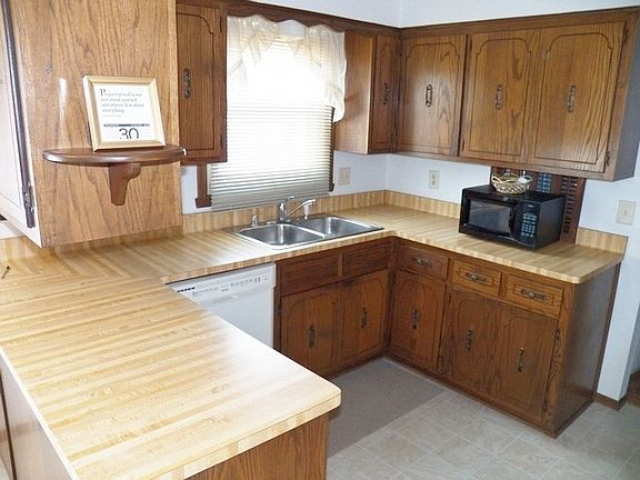 5th image of 3712 W Thorncrest Dr