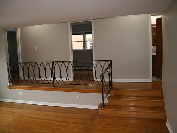 2nd image of 1010 Arnold Ct APT 1