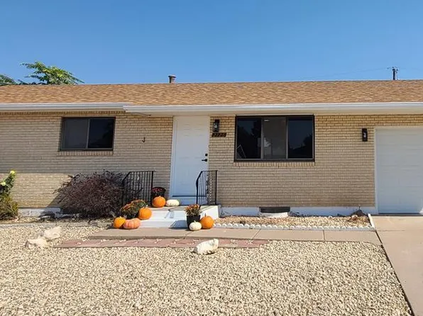 2126 S Rosewood Ln, Pueblo, CO 81005