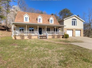 1654 White Oak Dr, Charleston, WV 25320