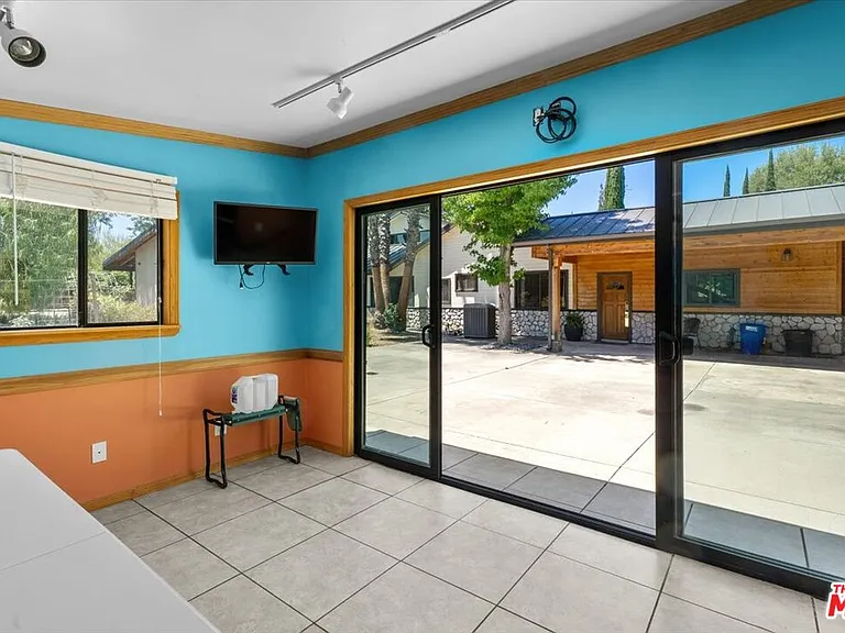 22954 Collins St — Photo 26