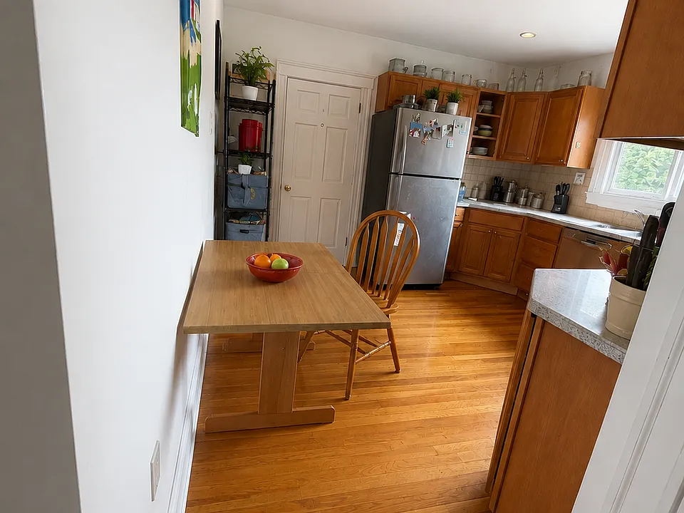 9 Arlington St #2