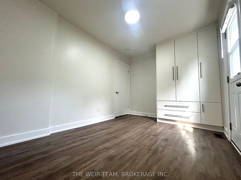 35 Rushbrooke Ave #UPPER — Photo 9