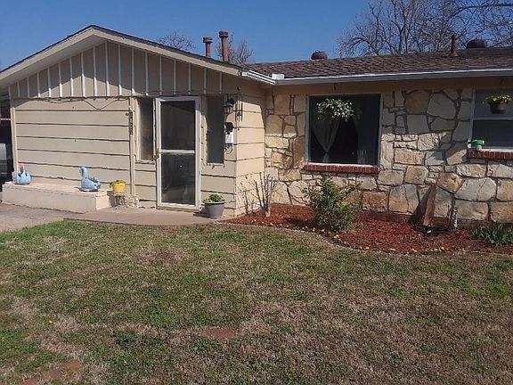 2nd image of 1832 Cherry Ln