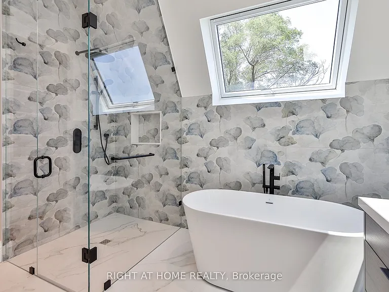 232 Willard Ave — Photo 32
