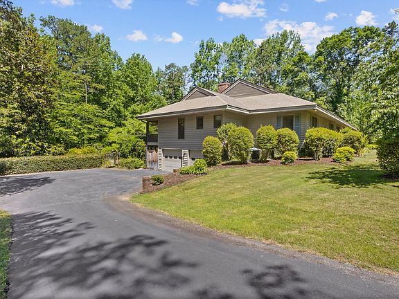4th image of 109 Indian Creek Rd