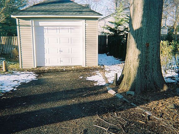 1 Car Detached Garage