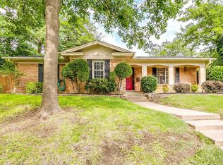 705 Eastcliff Dr, Euless, TX 76040