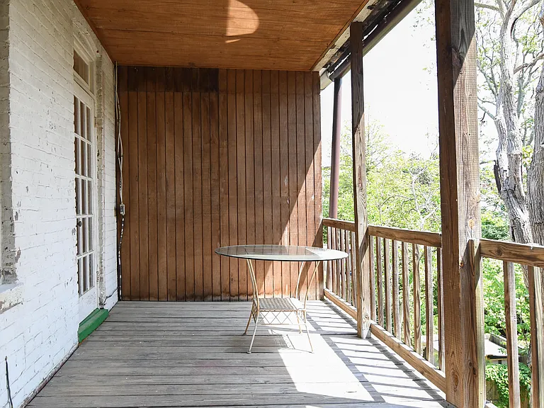 Deck, door to kitchen