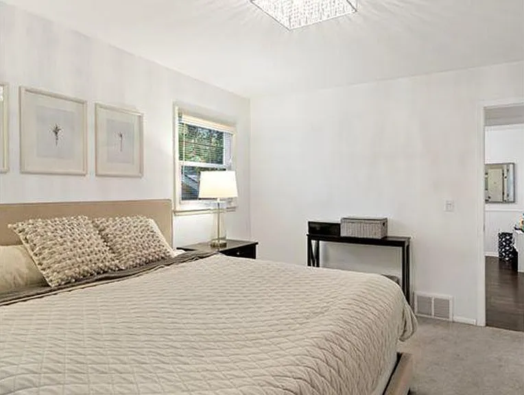 4520 Vandervork Ave — Photo 31