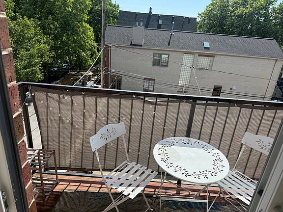 3rd image of 3123 N Oakley Ave Unit 3S