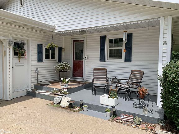 3rd image of 1214 N Poplar St