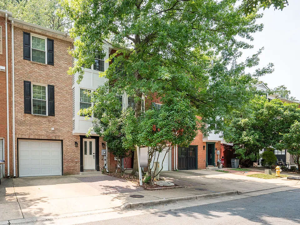 122 Sanborn Pl