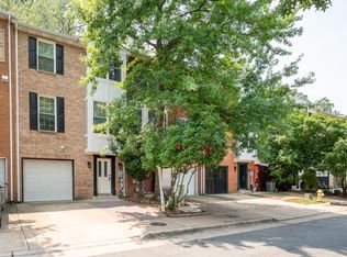 122 Sanborn Pl, Alexandria, VA 22305