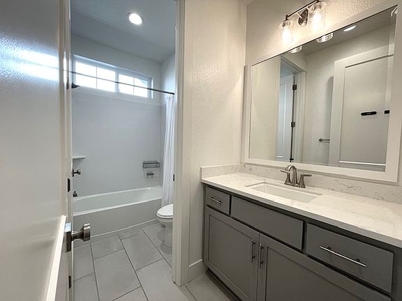 2nd image of 57 Wine Press Way