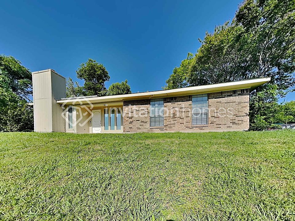 1st image of 380 Alpine Dr
