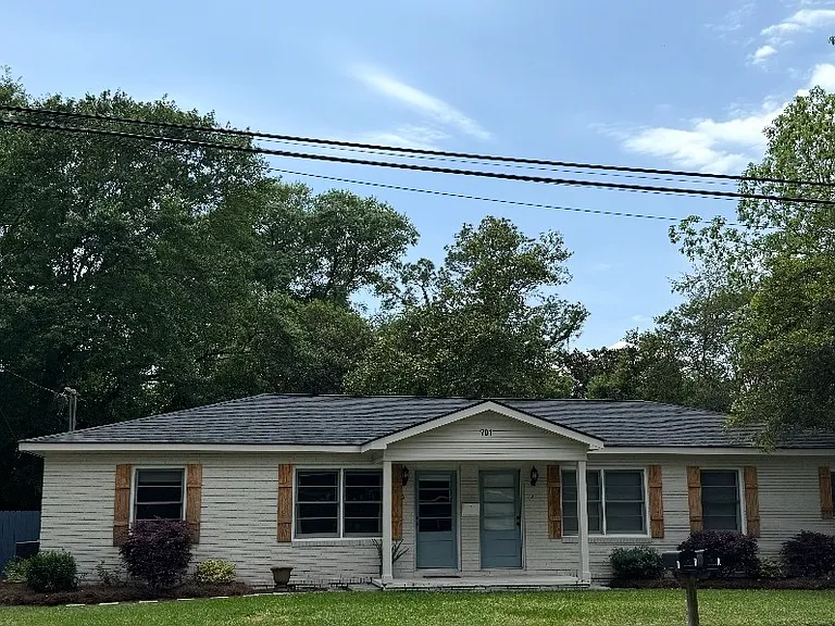 701 E Jones Ave #A — Photo 1