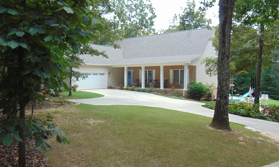 1THIS HOME IS A MUST SEE