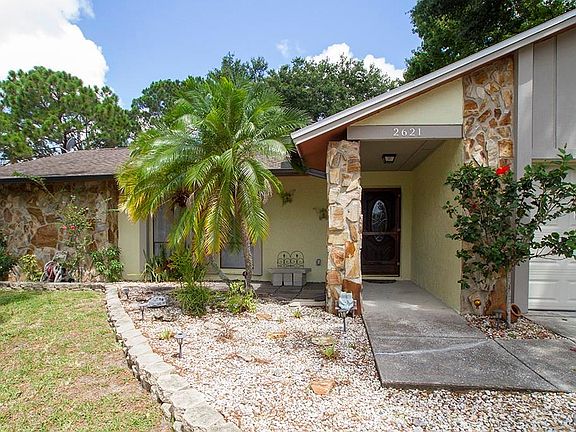 2nd image of 2621 Sunridge Cir