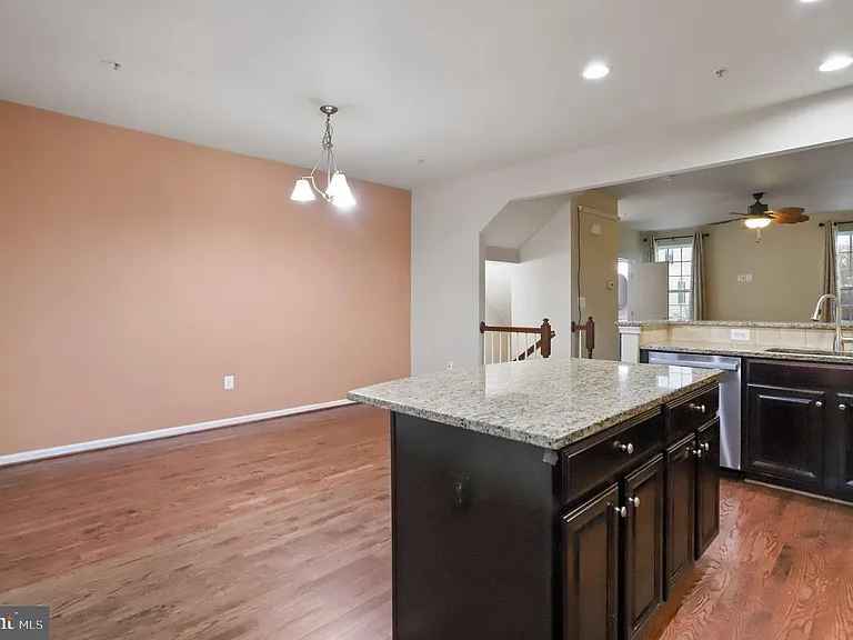 8079 Locust Mill St — Photo 15