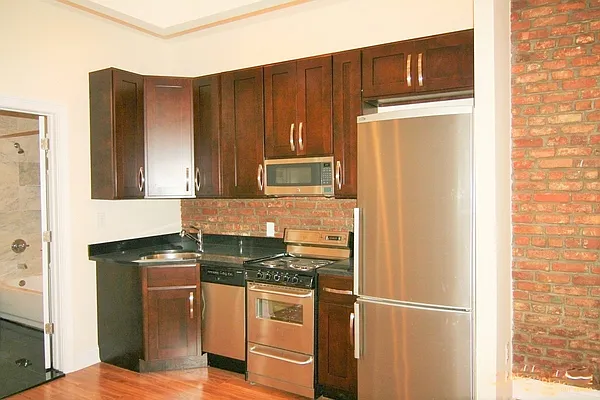 Rented by OGI Management | media 28