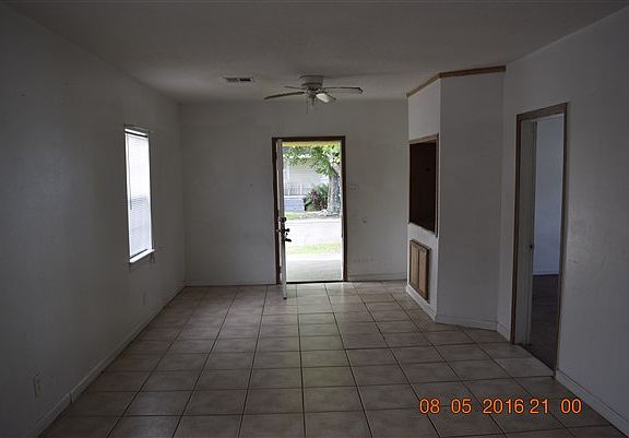5th image of 7406 Claremont Dr