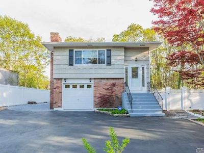 142 Hanson Pl, Ronkonkoma, NY, 11779