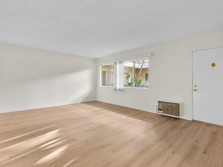3125 W Adams Blvd #3 — Photo 5