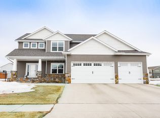 1584 36th Ave S, Moorhead, MN 56560