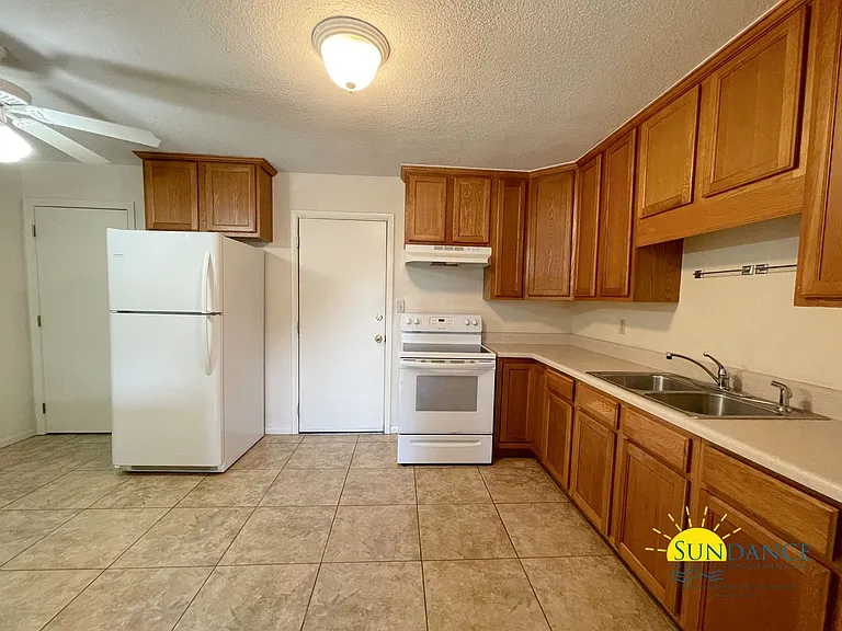 816 Lark St #8 — Photo 3