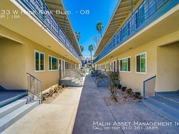 3rd image of 633 W Hyde Park Blvd APT 8
