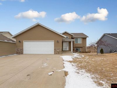 568 Oakwood Dr, Janesville, MN, 56048