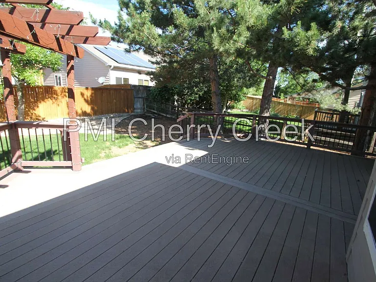 9800 Foxhill Cir — Photo 31