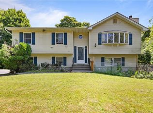 261 Ackertown Rd, Monsey, NY 10952