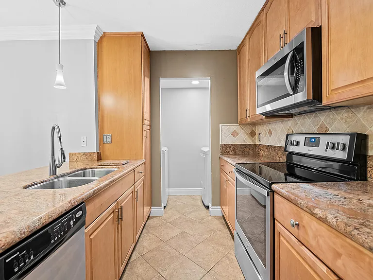 3344 NW 103rd Ave — Photo 3